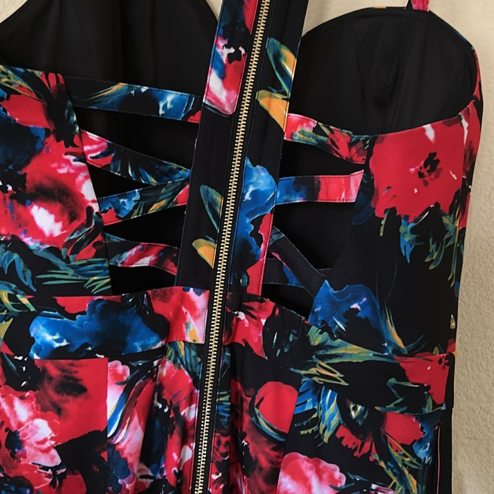 NWT Bebe x Naven Floral Halter Crisscross Jumpsuit 10 - Picture 7 of 10